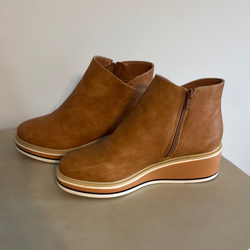 Brown Ankle Boots with Platform Sole